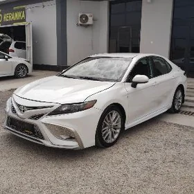 Toyota Camry 2021