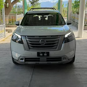 Nissan Pathfinder 2023