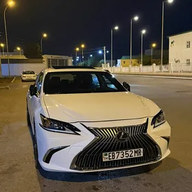 Lexus ES 350 2019
