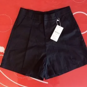 Шорты новые М размер