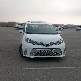 Toyota Sienna 2018