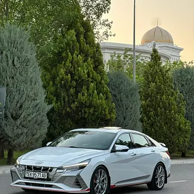 Hyundai Elantra 2022