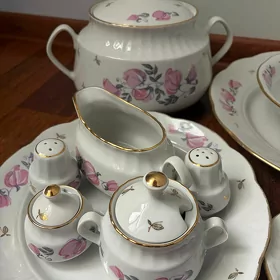 Фарфоровый сервиз