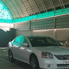 Mitsubishi Galant 2009