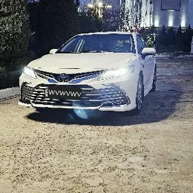 Toyota Camry 2021