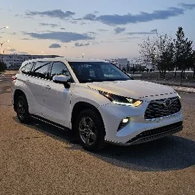 Toyota Highlander 2021