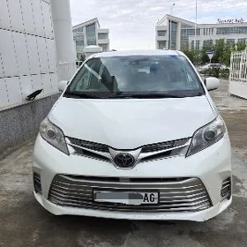 Toyota Sienna 2019