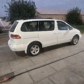Toyota Sienna 2001