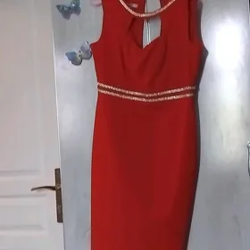 платья вечерние