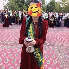 Uçurym gyzyk koynek