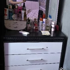 Тумба-трюмо