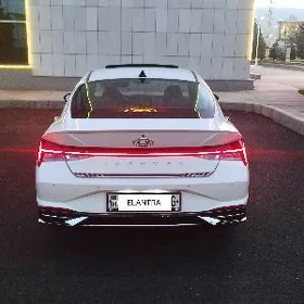 Hyundai Elantra 2021