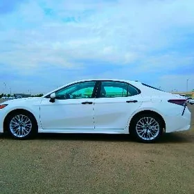Toyota Camry 2021