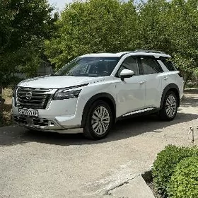 Nissan Pathfinder 2024