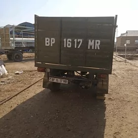 UAZ Profi 1990