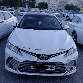 Toyota Camry 2021