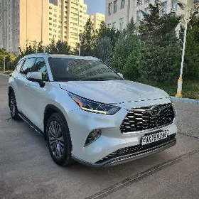 Toyota Highlander 2021