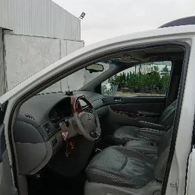 Toyota Sienna 2004