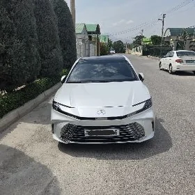 Toyota Camry 2025