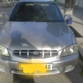 Hyundai Accent 2001