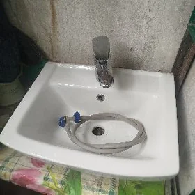 РАКОВИНА В ВАННУЮ