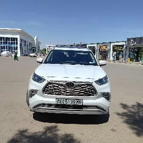 Toyota Highlander 2024
