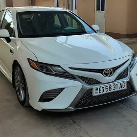 Toyota Camry 2018
