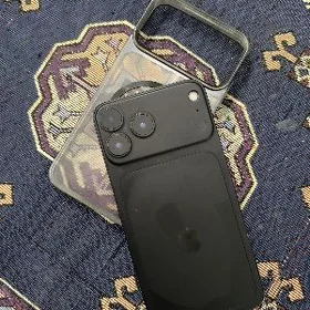 Ayfon 17 pro max ovrilen