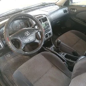 Toyota Avensis 2002