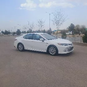 Toyota Camry 2020
