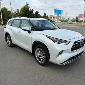 Toyota Highlander 2022