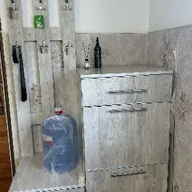 Шкафчик