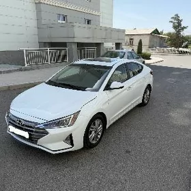 Hyundai Elantra 2020