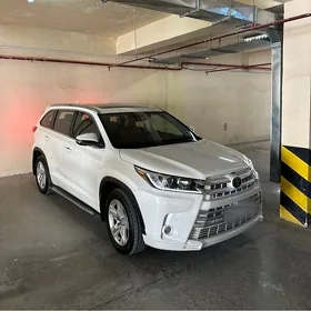 Toyota Highlander 2018