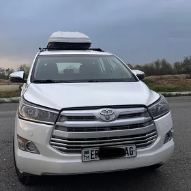 Toyota Innova 2022