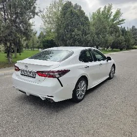 Toyota Camry 2021