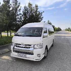 Toyota Hiace 2015