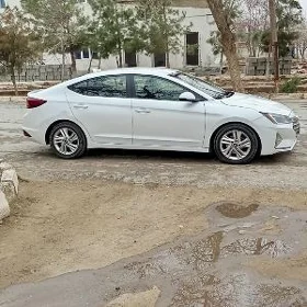 Hyundai Elantra 2020