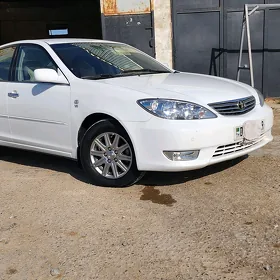 Toyota Camry 2004