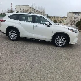 Toyota Highlander 2022