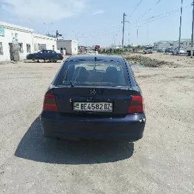Opel Vectra 2000