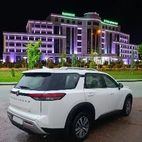 Nissan Pathfinder 2023