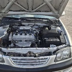 Toyota Avensis 1998