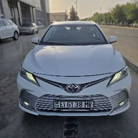 Toyota Camry 2021