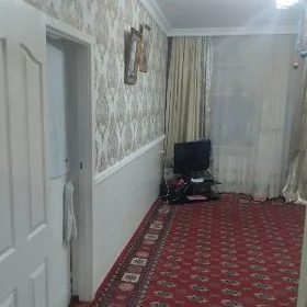 Satlyk 5/3 etajy 3kom 90m²