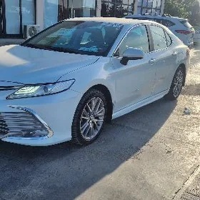 Toyota Camry 2021