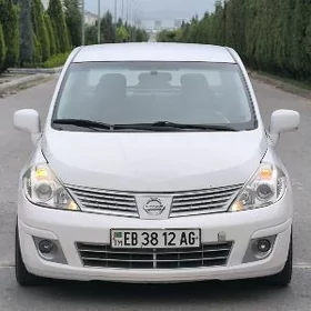 Nissan Versa 2010