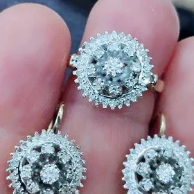 gyzyl komplekt Ýerewan