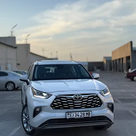 Toyota Highlander 2021