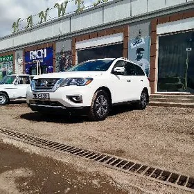 Nissan Pathfinder 2021